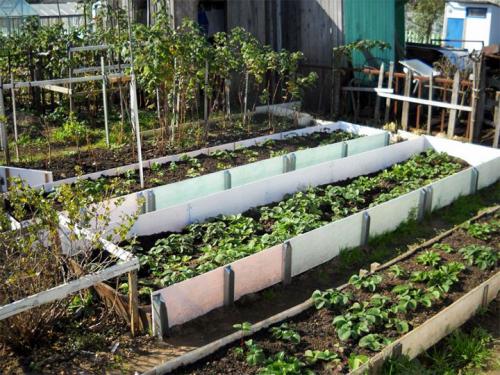 Из чего сделать грядки. Делаем ограждения вокруг грядок из различных материалов