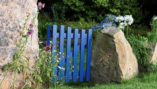 Какой дизайн ворот и калитки будет наиболее подходящим для моего участка. Ворота и калитки: изящные варианты оформления входа на участок