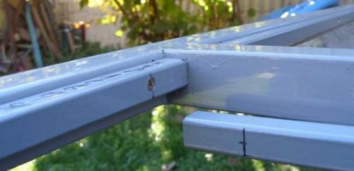 Как установить петли и замок на ворота из профильной трубы. Фотоотчет об изготовлении и установке ворот