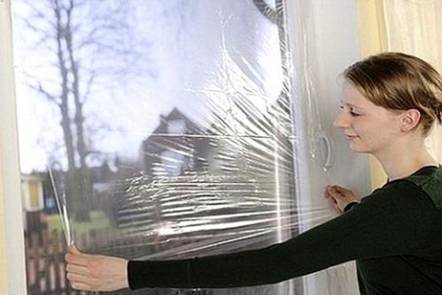 Как утеплить пластиковые окна снаружи. Что делать если дует из пластикового окна