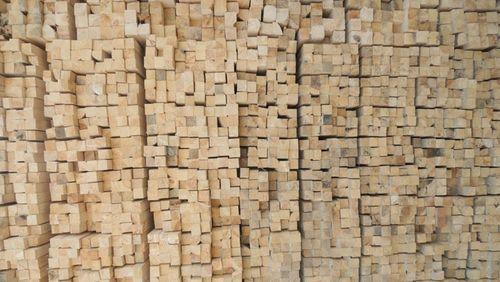 Клееный брус 40х40. Особенности производства и реализации пиломатериалов и бруса