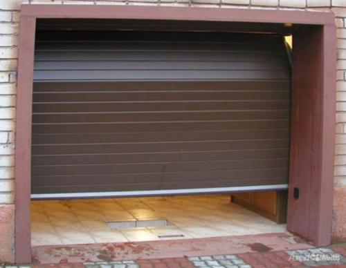 Как сделать простые и лёгкие распашные ворота на гараж своими руками 05