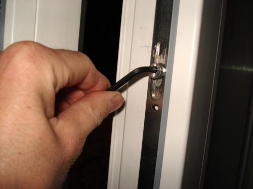 Как определить, что окна ПВХ нуждаются в регулировке. От теории к практике: самостоятельная регулировка окон к зиме