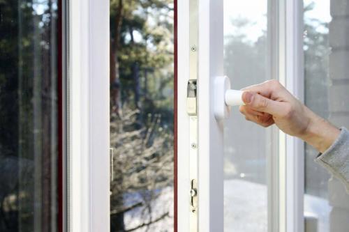 Как определить, что окна ПВХ нуждаются в регулировке. От теории к практике: самостоятельная регулировка окон к зиме