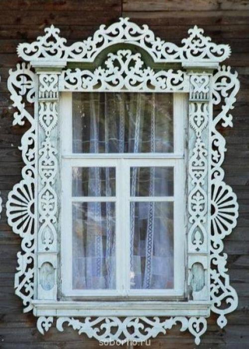 Узоры вокруг окон. О чём рассказывают оконные наличники русских домов: символизм в деревянном зодчестве