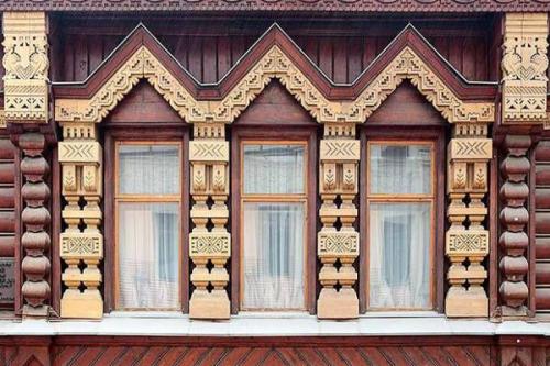 Узоры вокруг окон. О чём рассказывают оконные наличники русских домов: символизм в деревянном зодчестве