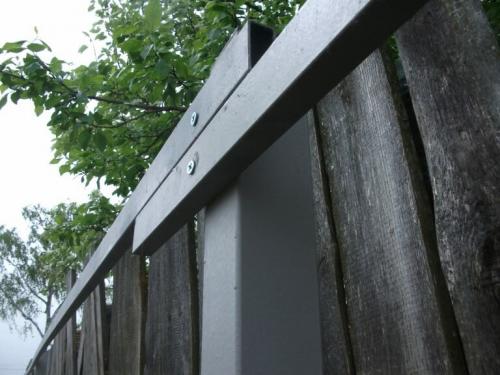 Строим забор из профлиста своими руками. Конструкция с металлическими столбиками 06 Строим забор из профлиста своими руками. Конструкция с металлическими столбиками 06