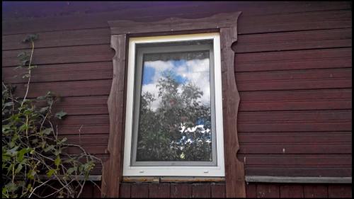 Жестяные наличники на окна. Наличники на окна в деревянном доме — от простых красивых до сложных резных