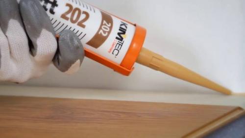 Каким герметиком заделать щели в деревянных окнах. Обзор герметиков для деревянных рам