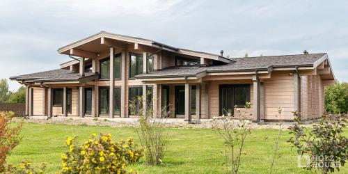 Чем отличаются дома из клееного и обычного бруса. Что лучше – клееный брус или оцилиндрованное бревно 03 Чем отличаются дома из клееного и обычного бруса. Что лучше – клееный брус или оцилиндрованное бревно 03