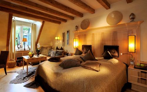 Какие обои сейчас в моде для спальни. Модные тенденции обоев для спальни в 2022 году с фото