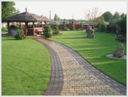 Дорожка из тротуарной плитки на даче. Все, что нужно знать про укладку тротуарной плитки в саду 03