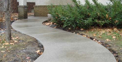 Как уложить дорожку на даче. Виды садовых дорожек