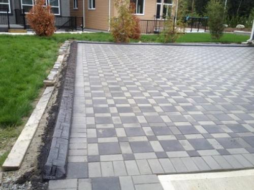 Дорожка из тротуарной плитки на даче. Все, что нужно знать про укладку тротуарной плитки в саду 10