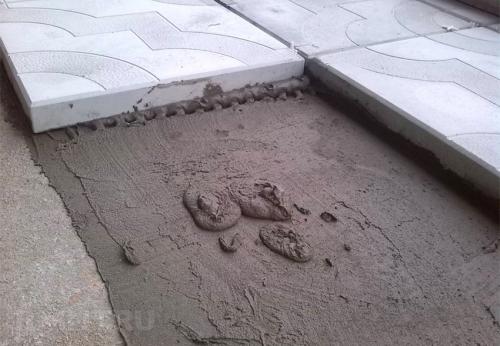 Укладка тротуарной плитки на бетонное основание. В каких случаях необходима укладка тротуарной плитки на бетон 01