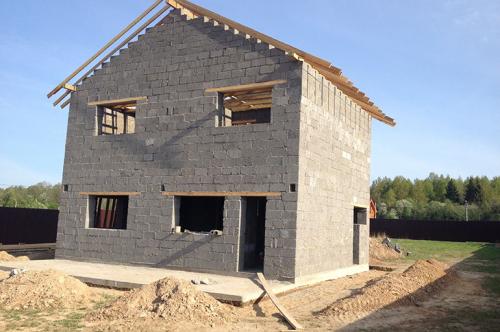 Какие преимущества имеет арболит по сравнению с другими видами инструментов. Главные плюсы дома из арболита