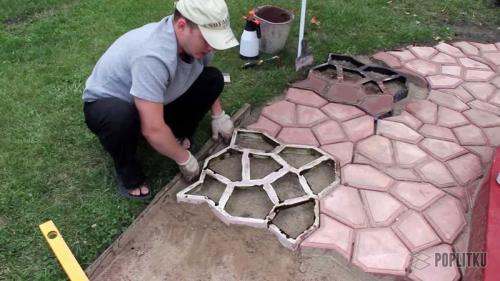 Укладка тротуарной плитки без цемента. Укладка на песок без цемента