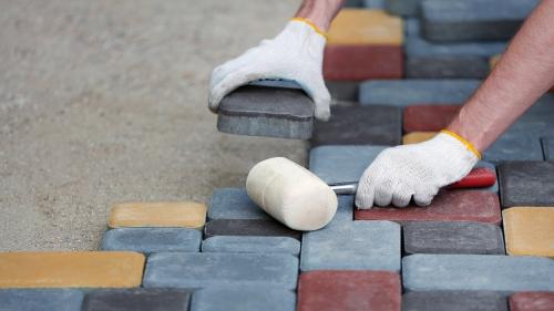 Устройство песчаной подушки под укладку тротуарной плитки. Подготовительные земляные работы 04 Устройство песчаной подушки под укладку тротуарной плитки. Подготовительные земляные работы 04