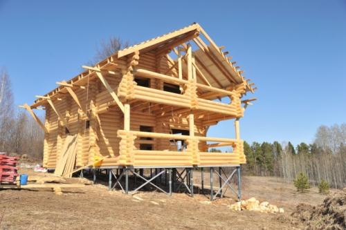 Что лучше дом на сваях или на фундаменте. Основание на сваях