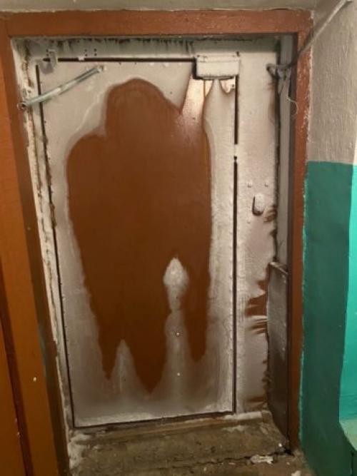 Чем утеплять коробку металл двери. Причины потери тепла