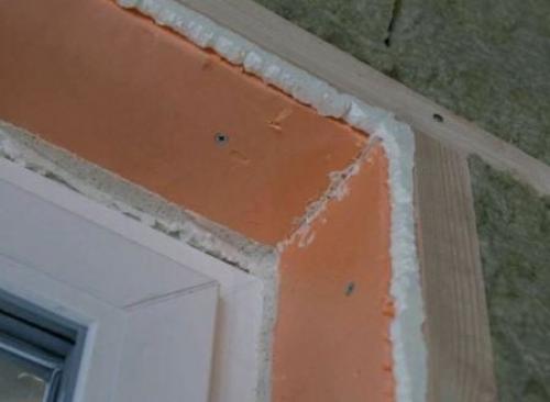 Как утеплить откосы входной двери в частном доме. Утепление откосов окон, дверей, как утеплить внутри своими руками