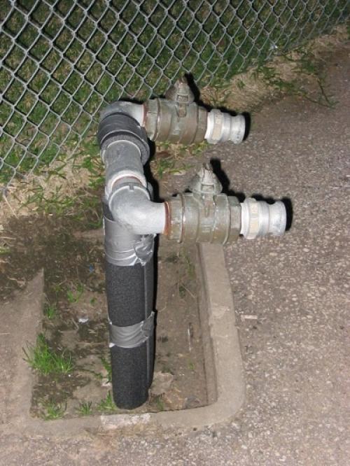 Утепление водопроводных труб на улице. Какой выбрать утеплитель?