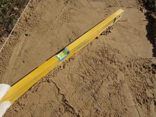 Как уложить тротуарную плитку на землю. Как уложить самодельную тротуарную плитку на даче: пошаговая инструкция