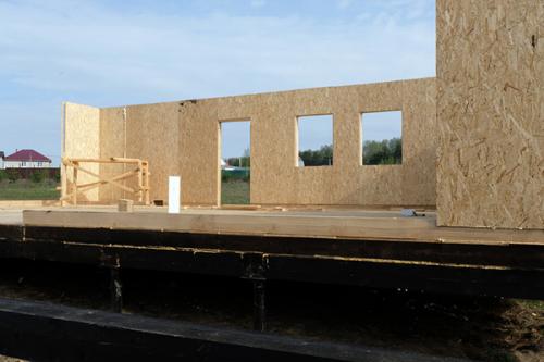 Как и из чего дешевле всего строить дом своими руками. С чего начать строительство недорогого, но качественного дома? 02