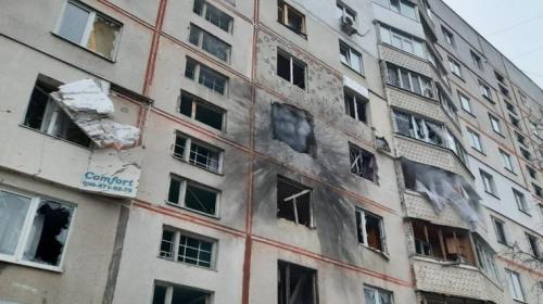 Как заклеить окна газетой. Как заклеить окна туалетной бумагой. Как клеить окна мылом на зиму 17