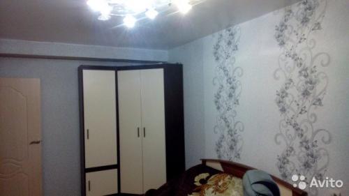 На какую стену клеить обои с рисунком. Какую стену делать акцентной в спальне?