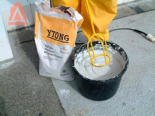 Толщина шва первого ряда газобетона. Инструмент для нанесения клея