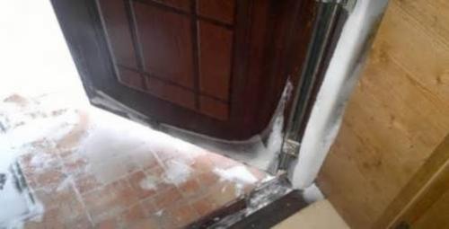 Утепление деревянной входной двери: основные принципы и методы 02 Утепление деревянной входной двери: основные принципы и методы 02