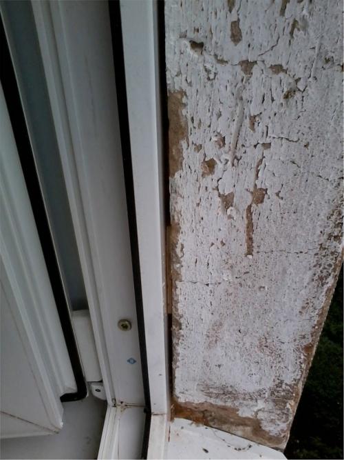 Чем заделать щель между подоконником и стеной. Как заделать щели в окнах