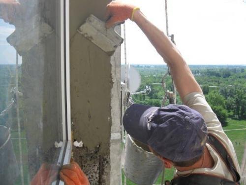 Чем заделать щель между откосами пвх окна и стеной. Подготовка к наружной заделке 02