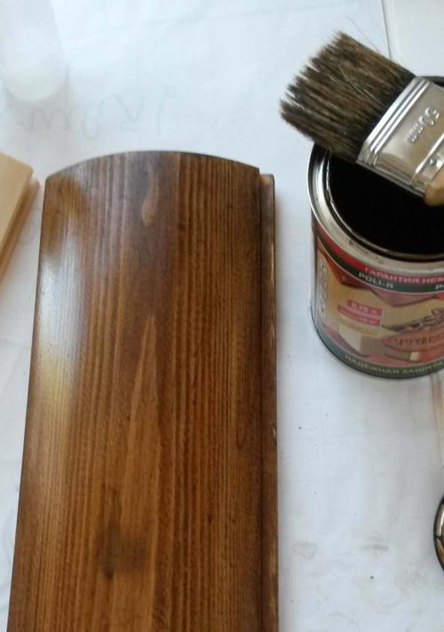 Можно ли наносить на ламинированную влагостойкую фанеру покрытие для защиты от царапин. Лаки для покрытия фанеры: зачем нужна лакировка и как правильно покрыть фанеру своими руками? Советы по выбору производителя