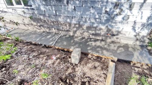 Как подготовить поверхность для отмостки. Бетонная отмостка своими руками