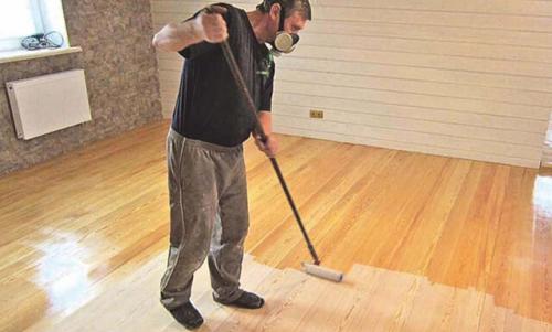 Что постелить на деревянный пол. Выбор защитного средства