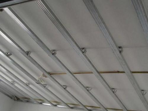 Шаг обрешетки под гипсокартон на потолок. Обрешетка для гипсокартона на потолок (14 фото): разметка шага, как правильно сделать гипсокартонный каркас, монтаж, видео, примеры процесса установки