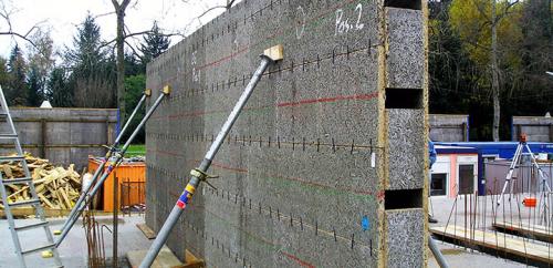 Как происходит строительство дома из арболита. Как и почему появился арболит, как стройматериал?