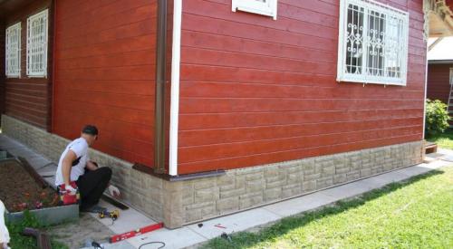 Монтаж сайдинга сверху вниз. Сколько материала потребуется для отделки?