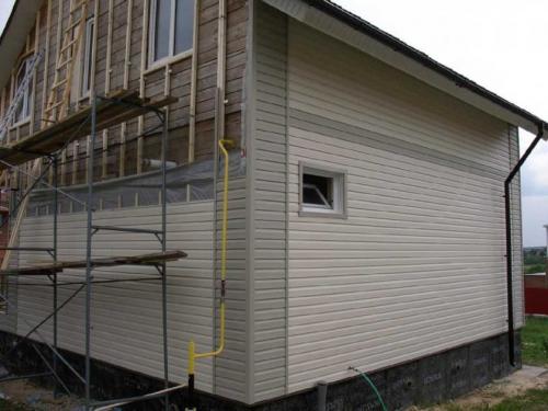 Монтаж сайдинга своими руками поэтапно. Монтаж сайдинга своими руками пошаговая инструкция, как установить внешнюю ПВХ отделку