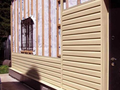 Монтаж сайдинга своими руками поэтапно. Монтаж сайдинга своими руками пошаговая инструкция, как установить внешнюю ПВХ отделку