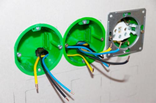 Скрытая электропроводка в деревянном доме под гипсокартоном. Проводка под каркас