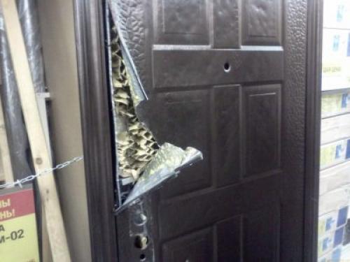 Утепление неразборной китайской двери. Этапы выполнения работ