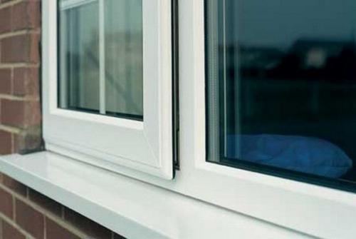 Устранение трещины между рамой и откосом. Чем заделать трещину между откосом и рамой 01