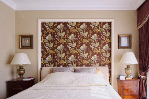 Как красиво поклеить обои в спальне двух видов. Простые правила сочетания обоев в интерьере спальни