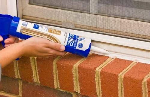 Чем лучше заделать швы между пластиковым окном и стеной. Устранение щелей между стеной и оконной рамой 03 Чем лучше заделать швы между пластиковым окном и стеной. Устранение щелей между стеной и оконной рамой 03