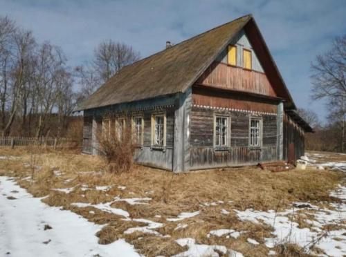 Какие факторы могут повлиять на решение о превращении старого дома в новый