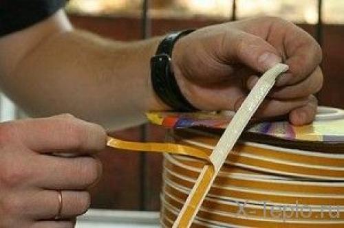 Как заклеить окна на зиму бумагой. Как клеить окна мылом на зиму