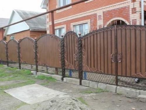 Ворота и калитка для забора из профнастила. Заборы с воротами из профлиста 02 Ворота и калитка для забора из профнастила. Заборы с воротами из профлиста 02